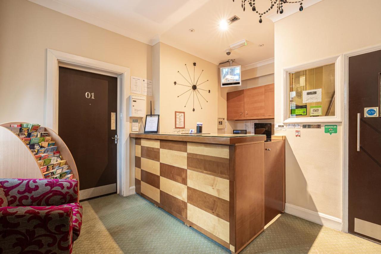 Barrington Lodge Crawley  Dış mekan fotoğraf