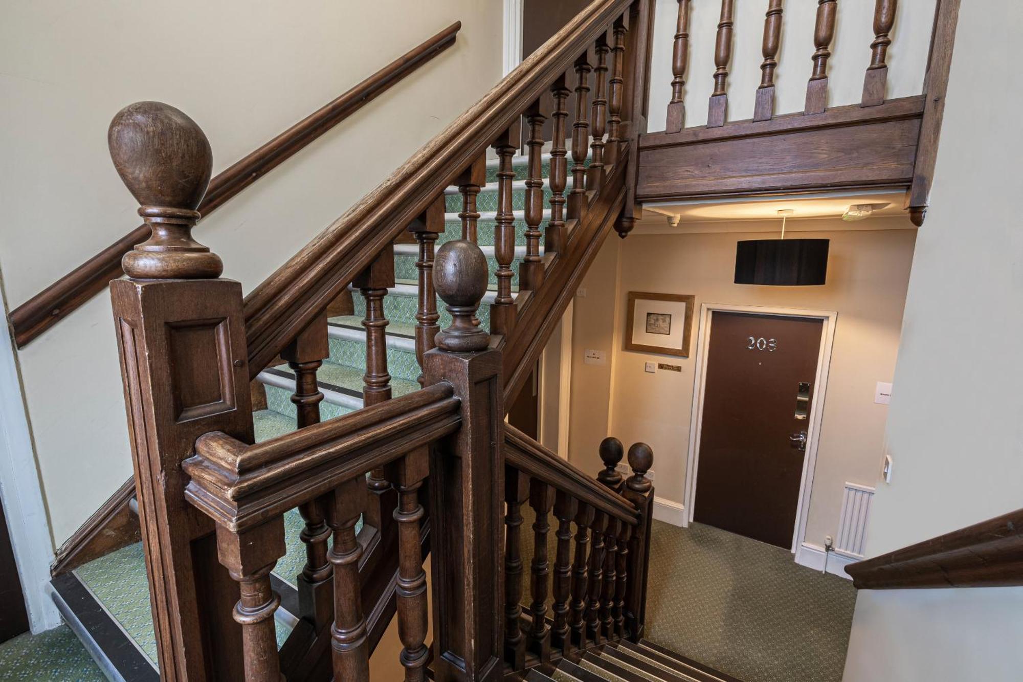 Barrington Lodge Crawley  Dış mekan fotoğraf